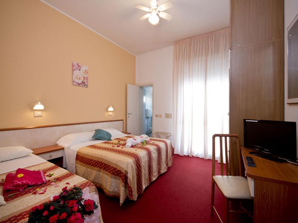Silvie Rose 3*